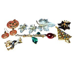 Lot Of 10 Vtg Pin/Brooches Fashion Jewelry Costume Jewelry Fashionable Seasonal